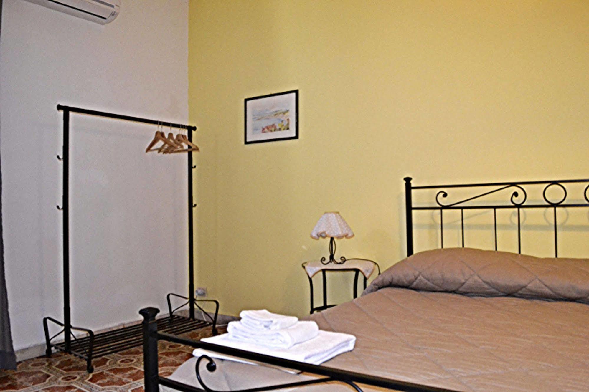 Catania Inn Rooms エクステリア 写真